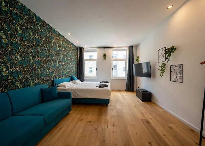 Velvet - Free Parking & Ev - Near U1 Metro Apartment