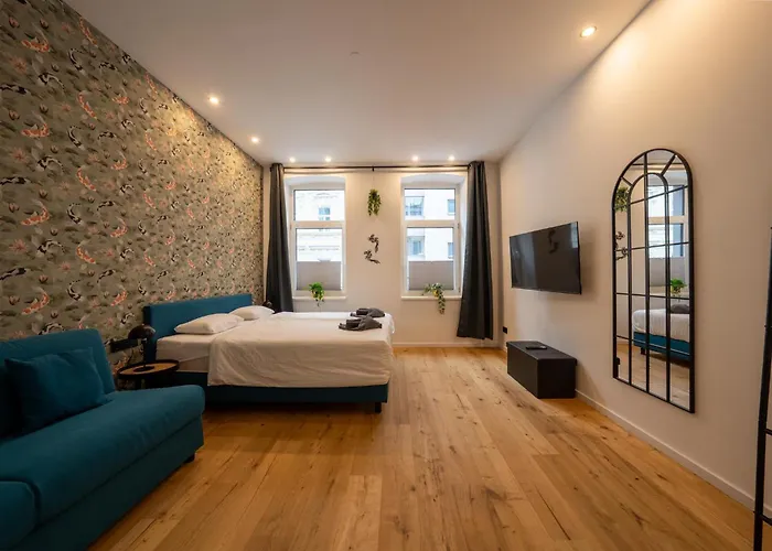 Velvet - Free Parking & Ev - Near U1 Metro Apartment *