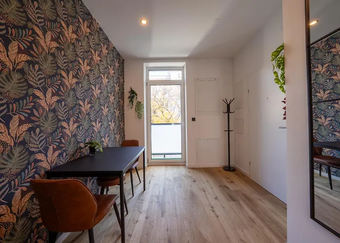 Velvet - Free Parking & Ev - Near U1 Metro *