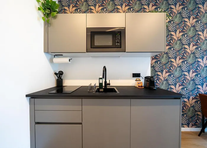 Velvet - Free Parking & Ev - Near U1 Metro Apartment